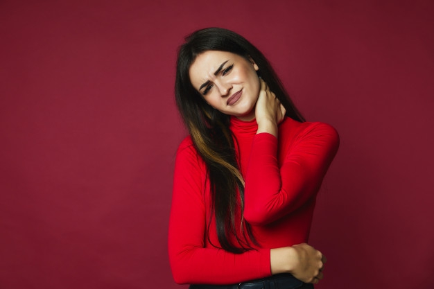 Meregangkan Leher Sampai Berbunyi &#8216;Krek&#8217;, Bahayakah?