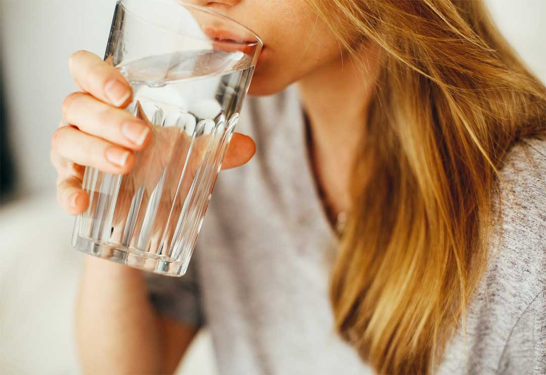 Ketahui Manfaat dan Bahaya Diet Water Fasting