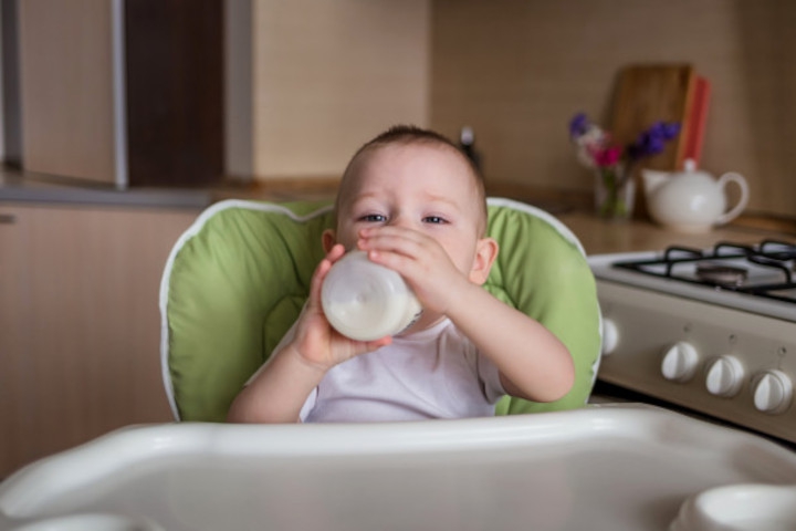 Rekomendasi Botol Susu Kaca yang Aman untuk Anak