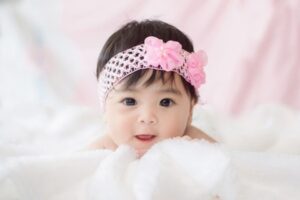 100+ Rekomendasi Nama Bayi Perempuan Bermakna Bahagia