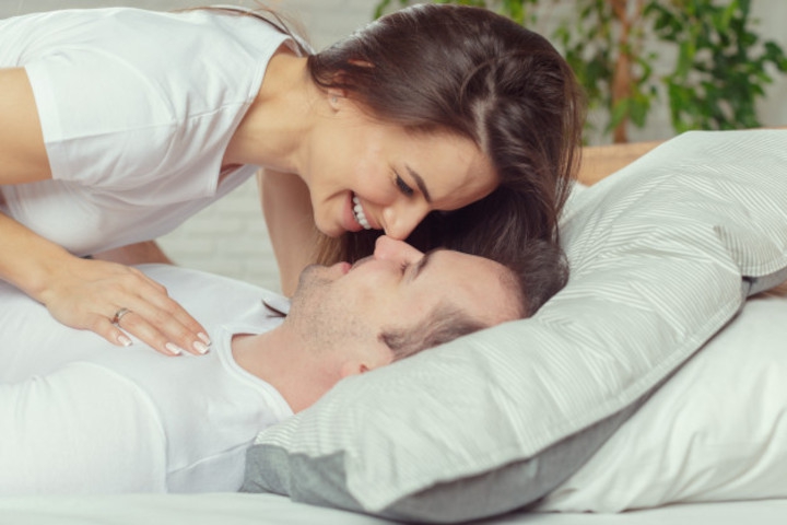 Titik Sensitif Sesuai Zodiak agar Hubungan Intim Nikmat