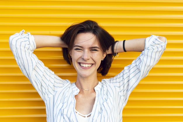 Selain Bikin Awet Muda, Ini Manfaat Tersenyum Setiap Hari