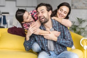 Moms, Ini 7 Tanda Suami Anda Ingin Punya Anak Lagi