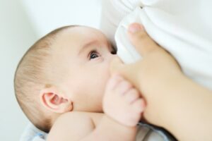 Tipe-tipe Bayi saat Menyusu Berdasarkan Zodiak