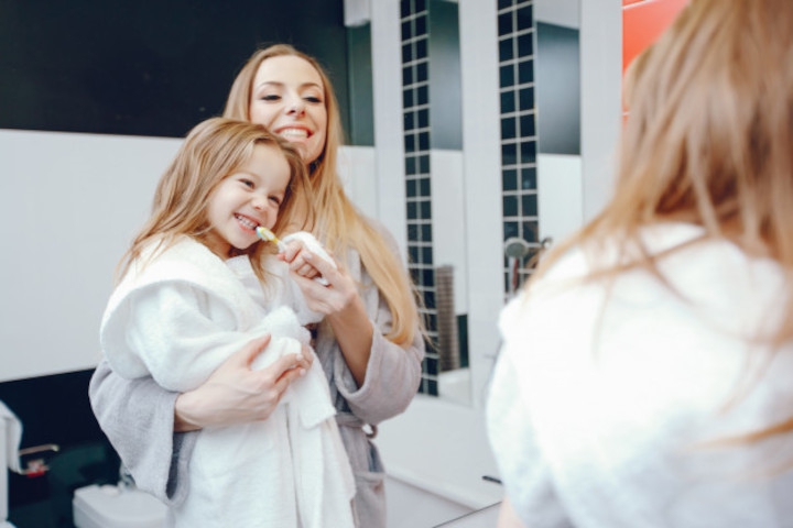 Tips Jadikan Momen Menyikat Gigi Menyenangkan untuk Balita