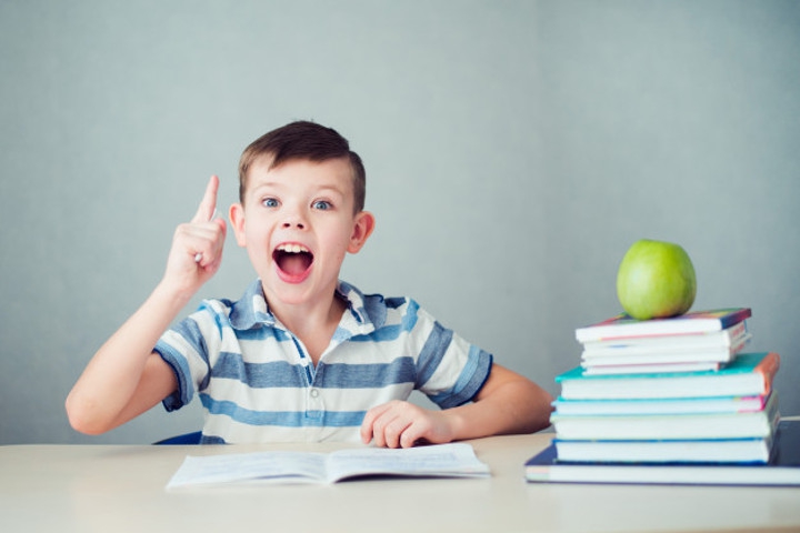 Tips agar Anak Semangat Kerjakan PR saat School from Home