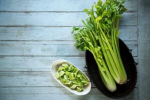 Yang Harus Diketahui saat Memberikan Seledri untuk MPASI