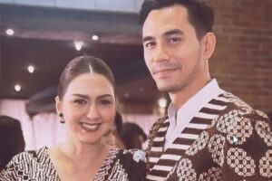 Gaya Selebriti Tanah Air Merayakan Hari Batik Nasional