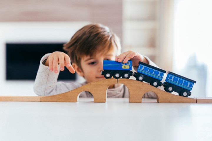 7 Manfaat Anak Punya Sedikit Mainan untuk Kepribadiannya