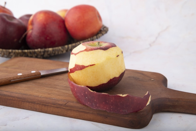 Apel, Lebih Sehat Dimakan dengan Kulit atau Dikupas?