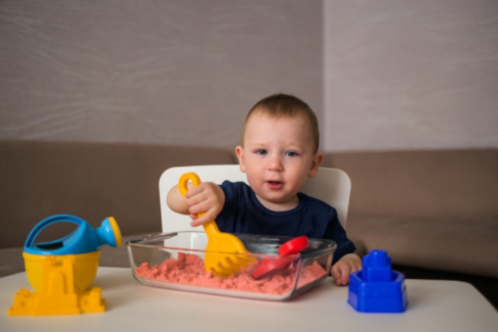 Bahan Makanan yang Aman untuk Sensory Play Bayi Anda