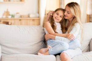 Orang Tua Mengkritik Anak, Lakukan dengan Cara yang Tepat