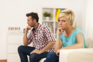 Normalkah Ingin Terus Sendiri dalam Hubungan Rumah Tangga?