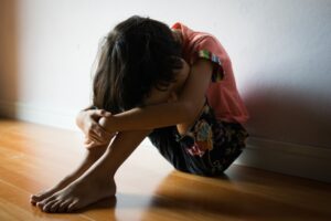 7 Tanda-tanda Anak yang Menjadi Korban KDRT