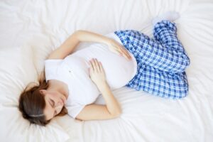 Moms, Sering Mendengkur saat Hamil? Ini Penyebabnya!