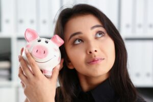 8 Alasan Tak Meminjamkan Uang pada Teman atau Keluarga