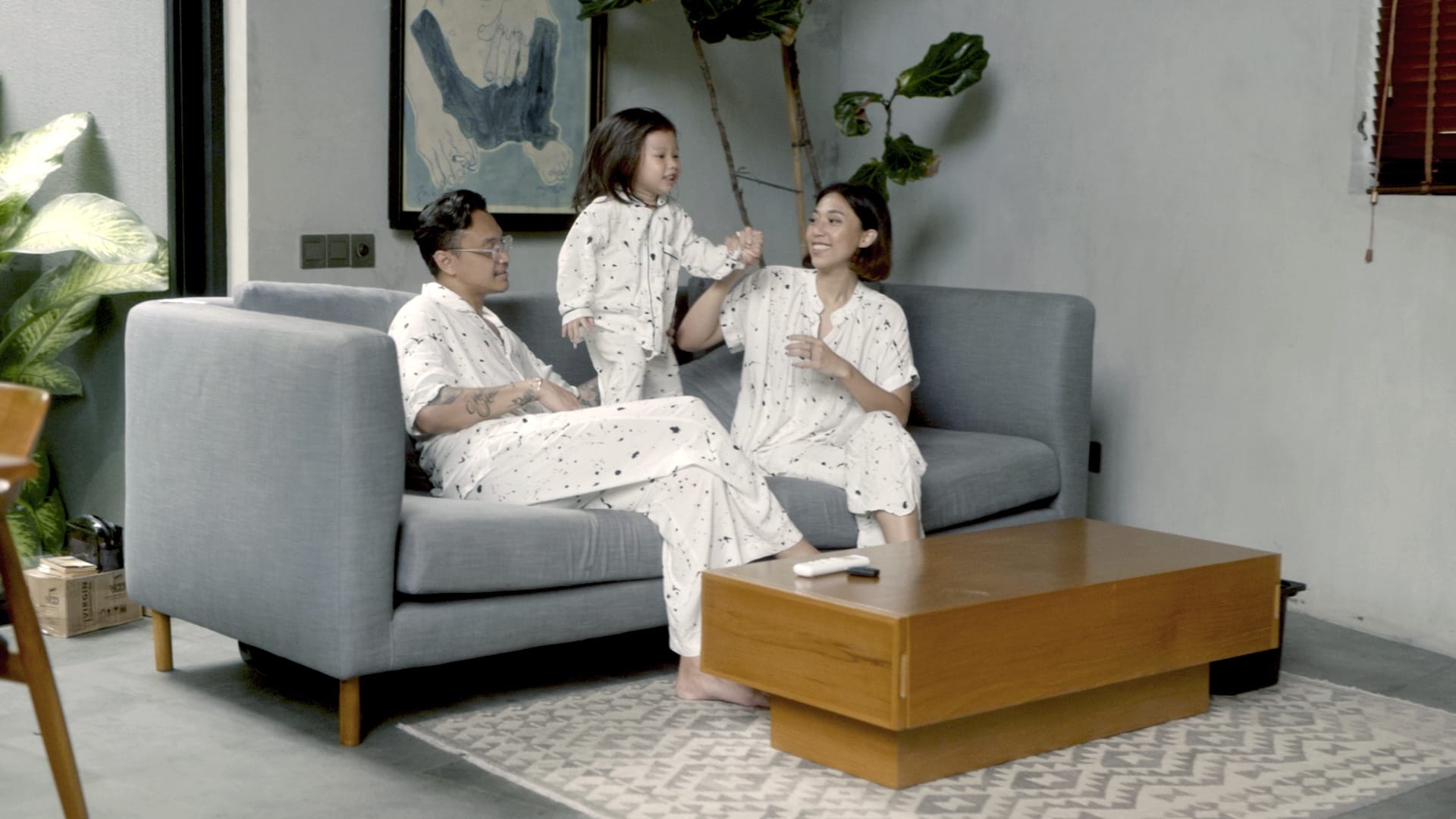 Gaya Keren #DiRumahAja ala Ellyse Sinsilia &#038; Ernanda Putra