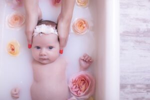 Ajaib, Ini Manfaat Mandi ASI untuk Kesehatan Bayi