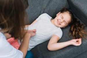 Penyebab Perut Buncit pada Anak yang Perlu Moms Waspadai