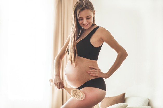 Tak Hanya Atasi Strech Mark, Ini Manfaat Dry Brushing saat Hamil