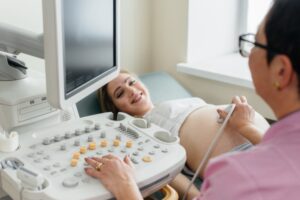 Preeklampsia Bisa Dialami Usai Melahirkan, Kenali Gejalanya!