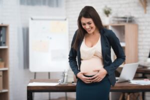 Jenis-jenis Kontraksi Kehamilan yang Perlu Moms Ketahui