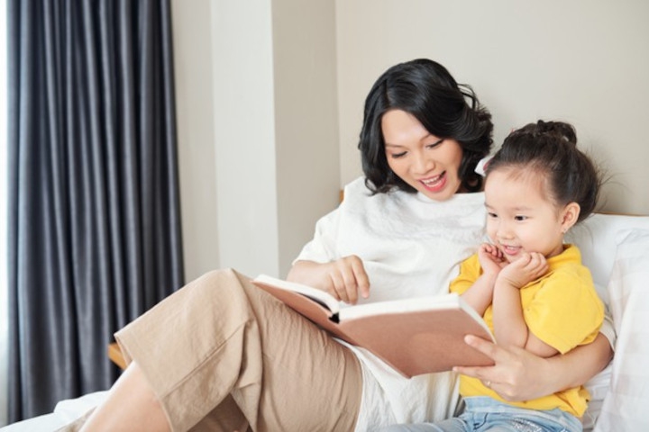 Milestone Bicara Si Buah Hati yang Bikin Moms Bangga