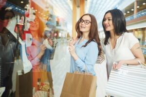 8 Tipe Teman yang Membawa Dampak Buruk bagi Keuangan Anda