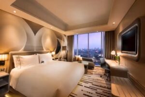 Staycation, Liburan Tenang dan Nyaman Bareng Keluarga