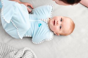 Tips Membedong agar Bayi Tidur Lebih Aman, Nyaman, dan Lama