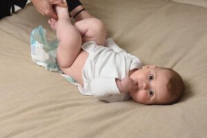 Bayi Bau Amis? Waspadai Fish Odor Syndrome, Moms!