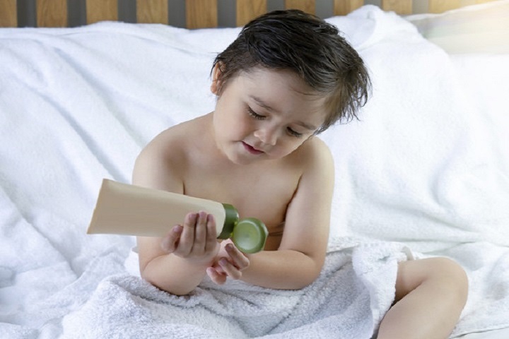 Penyebab Kulit Balita Kering dan Cara Mengatasinya