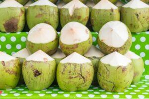 Manfaat Minum Air Kelapa Hijau untuk Kesehatan Tubuh Anda