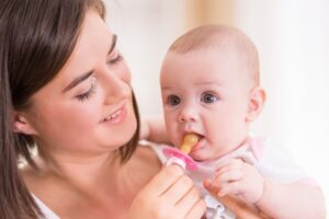 Bayi Ngempeng atau Mengisap Jempol, Mana Lebih Baik?