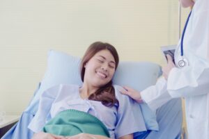 Moms, Begini Tahapan Pemulihan Setelah Operasi Caesar