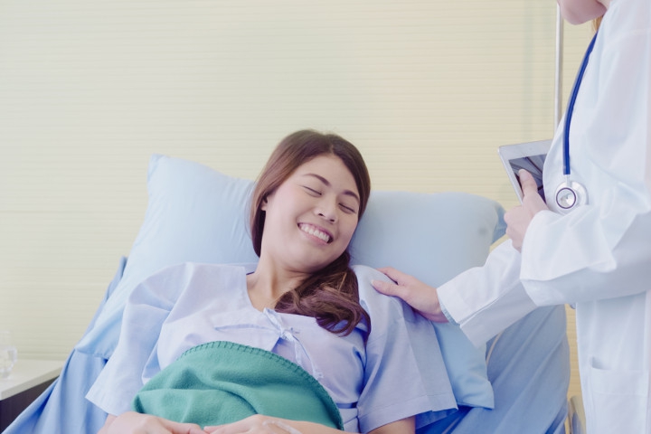 Moms, Begini Tahapan Pemulihan Setelah Operasi Caesar