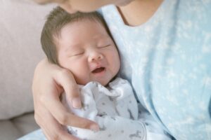 Rekomendasi Bantal Menyusui agar Busui Nyaman MengASIhi