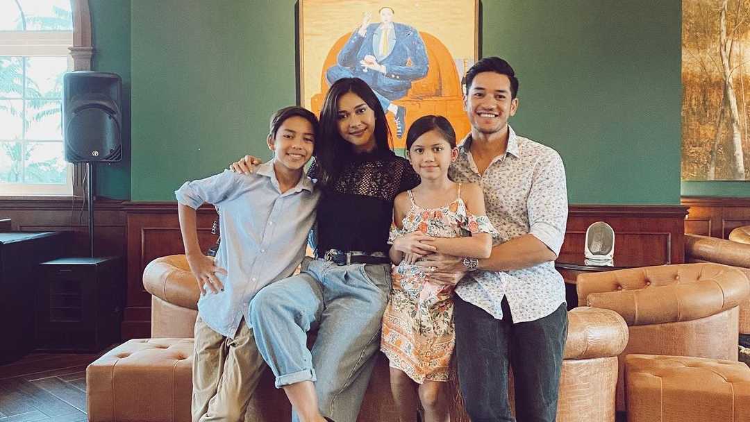 Potret Keharmonisan Keluarga Nana Mirdad dan Andrew White