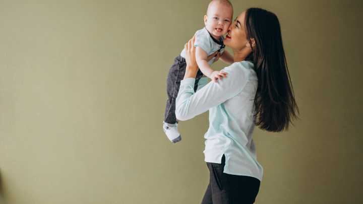 Menjadi Ibu yang Baik, Pakai Insting atau Dengarkan Nasihat Orang?