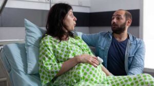 5 Kesalahan yang Dilakukan Pasangan Selama Menemani Bersalin