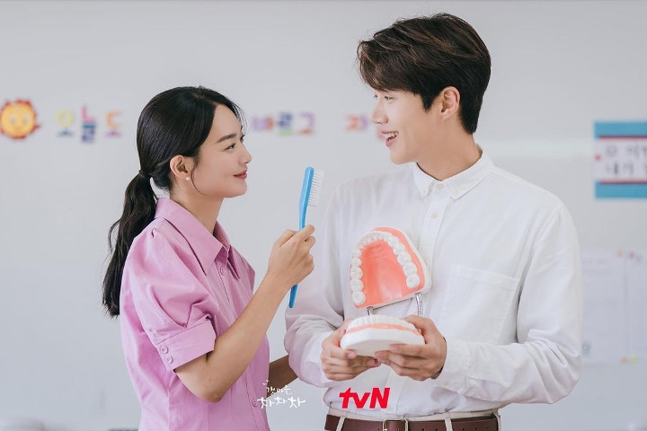 15 Quotes Drakor Hometown Cha-Cha-Cha untuk Hidup Berpasangan