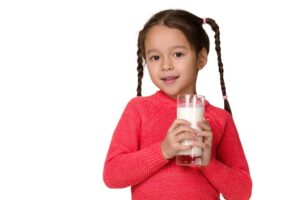 Susu Cair Steril sebagai Tambahan Nutrisi Daya Tahan Tubuh Anak