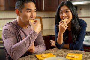 Jangan Salah, Ngemil juga penting untuk Menjaga Kesehatan Mental Kita