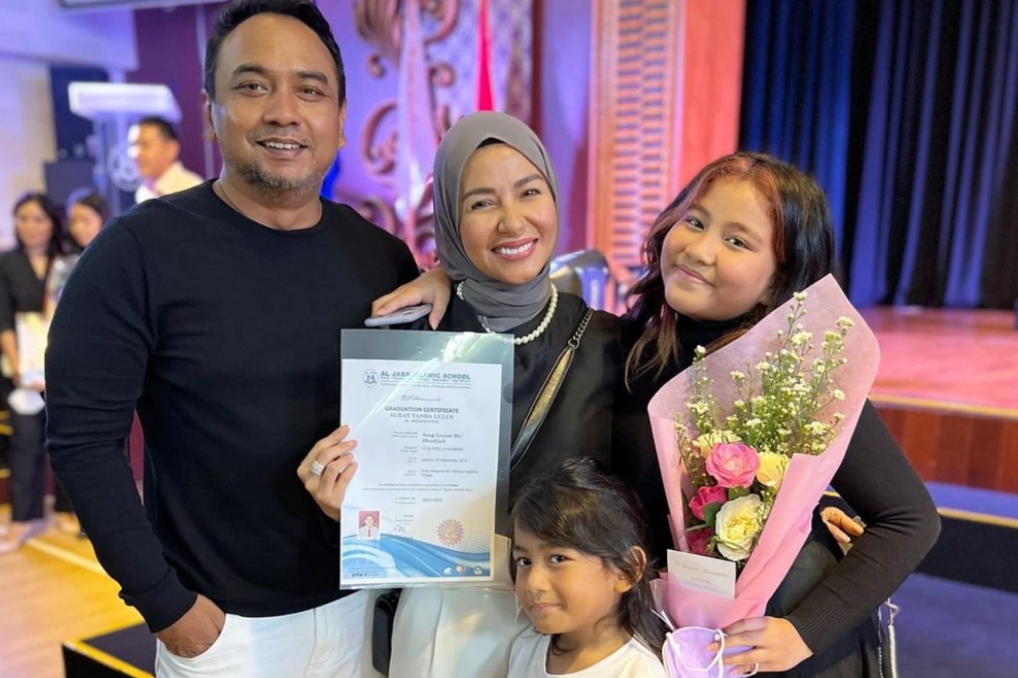 Potret Momen Kelulusan Sekolah Para Anak Selebriti