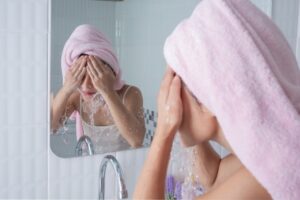 Rekomendasi Facial Wash yang Lembut dan Aman untuk Kulit Remaja