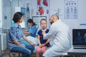 Moms, Yuk Belajar di Parenthood Institute untuk Cegah Stunting pada Si Kecil!