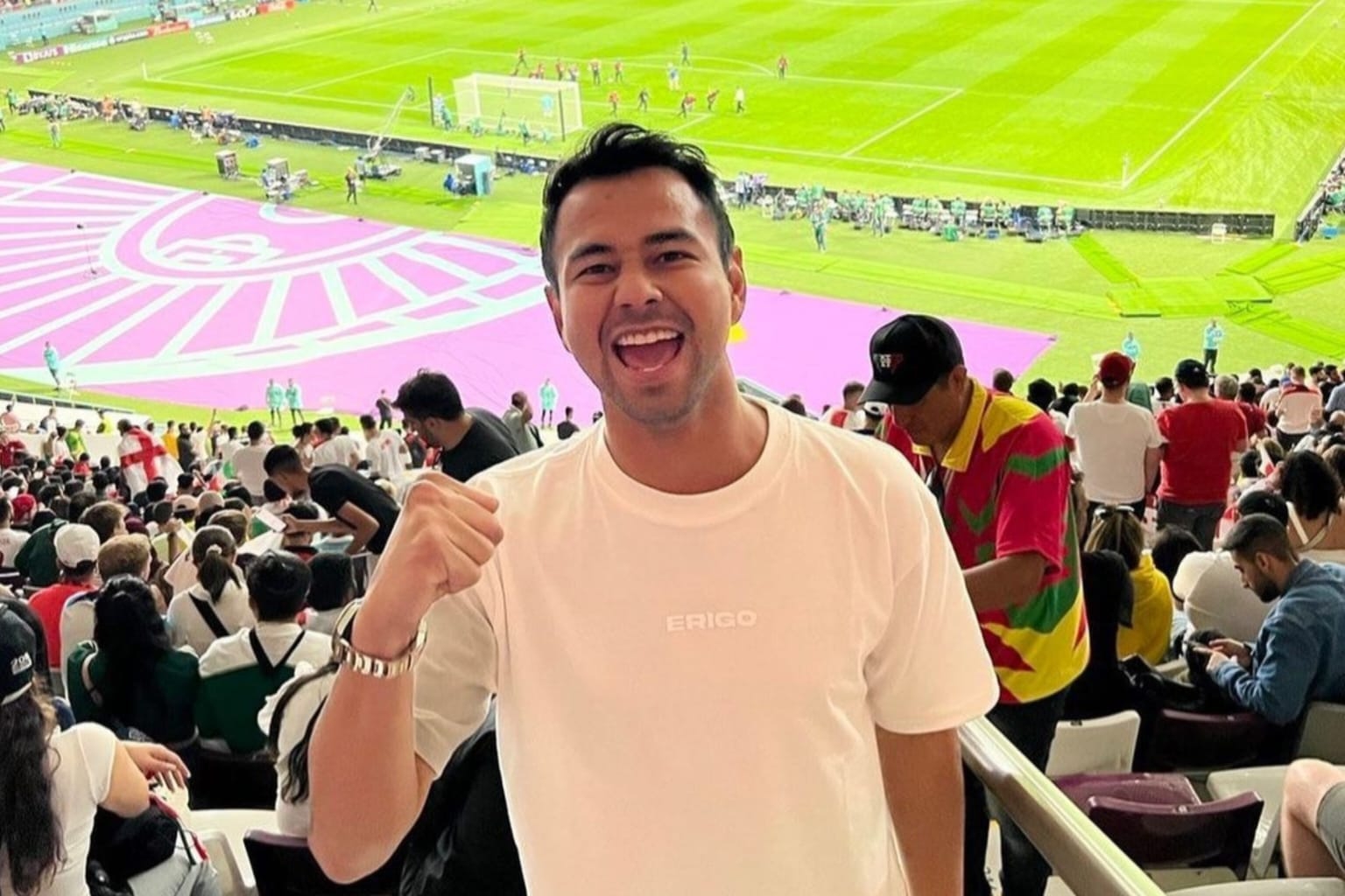 Deretan Celebrity Dads yang Gila Bola, Siapa Jagoannya di Piala Dunia 2022?