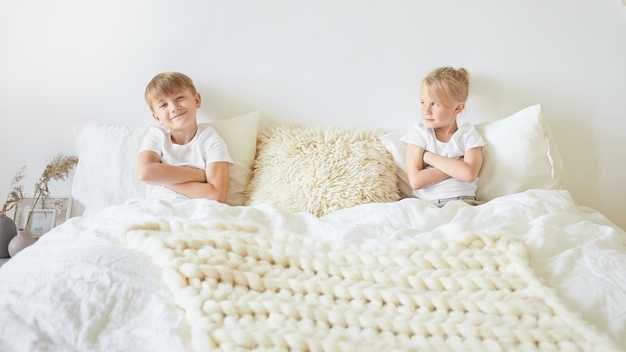 6 Cara Mengurangi Rasa Persaingan Antara Saudara Kandung