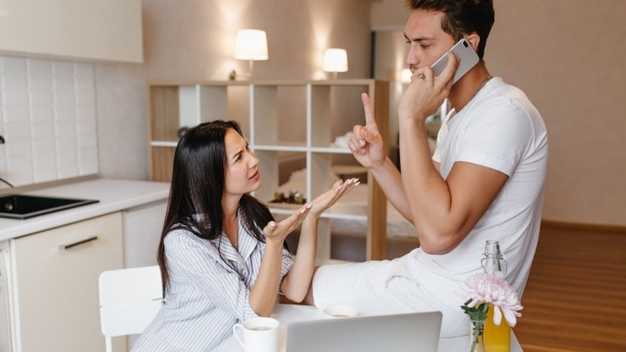 Punya Pasangan yang Gila Kerja? Ini Tips Jitu Mengatasinya