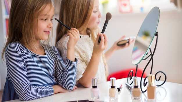 Yang Harus Diperhatikan Orang Tua saat Anak Mulai Pakai Makeup